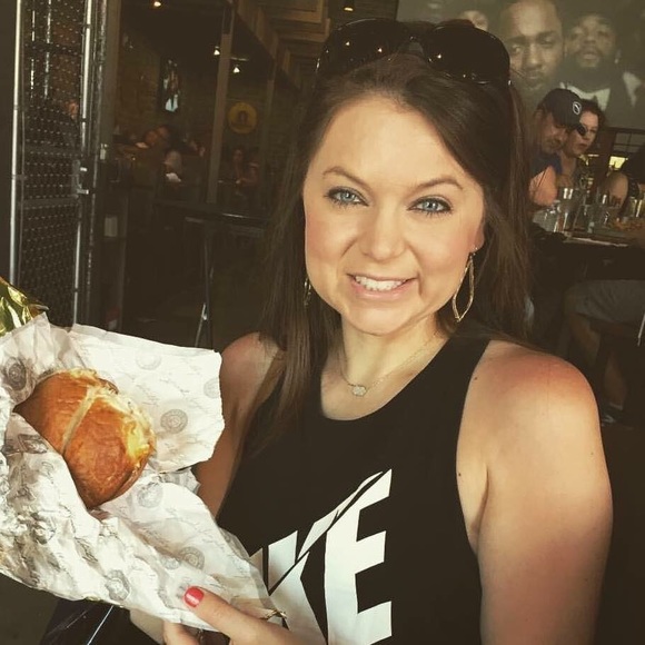 Meet your posher, Stephanie :-) - Picture 2 of 4